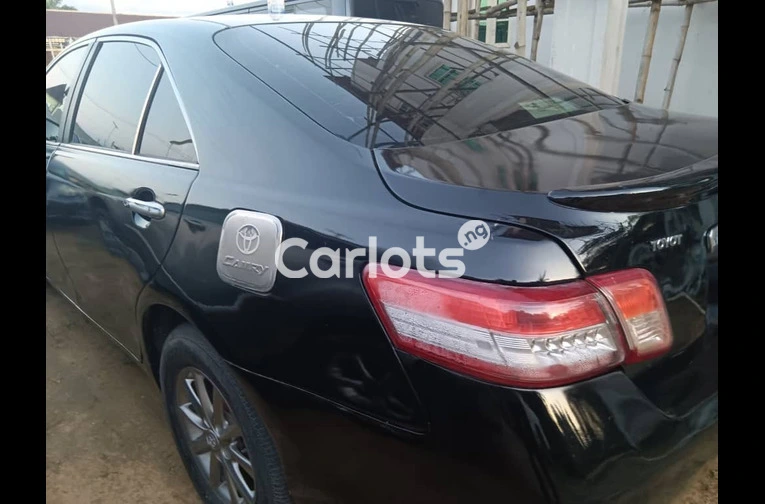 Super clean 2009 Toyota Camry - 4/5