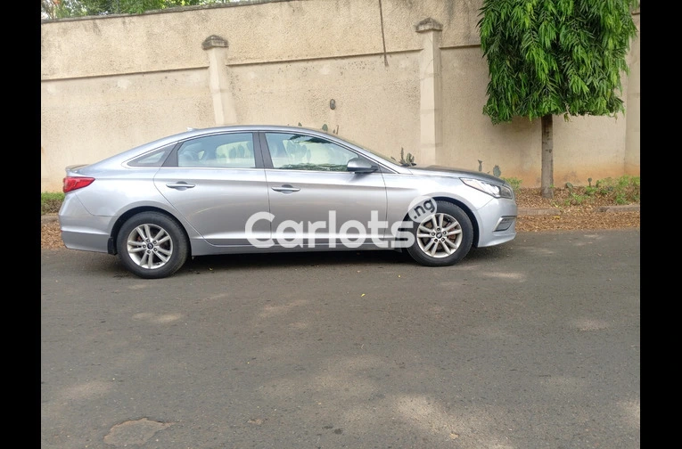 Tokunbo 2015 Hyundai Sonata - 6/7