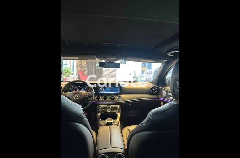 Mercedes Benz E 300 2017 - 3/7