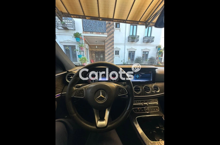 Mercedes Benz E 300 2017 - 6/7