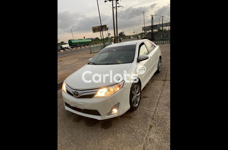 FOREIGN USED 2012 TOYOTA CAMRY FULL OPTION