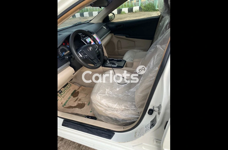 FOREIGN USED 2012 TOYOTA CAMRY FULL OPTION - 2/7