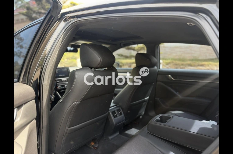 Foreign used Honda accord 2020 - 3/7