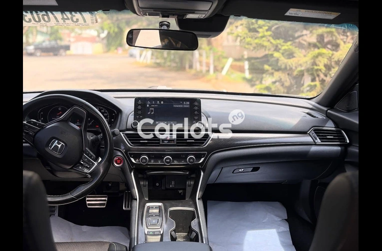 Foreign used Honda accord 2020 - 4/7