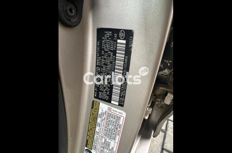 Distress Toyota Camry 2007 painted - 2/7