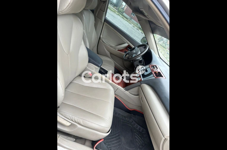 Distress Toyota Camry 2007 painted - 4/7