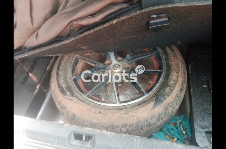 2009 LEXUS ES350 - 4/7