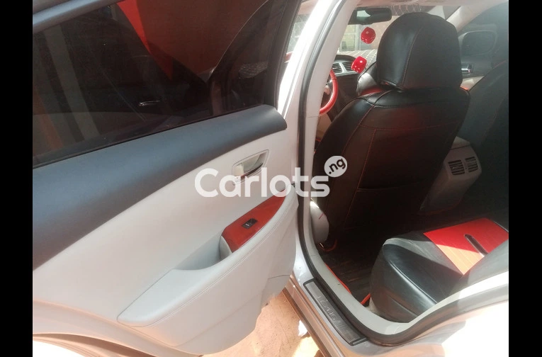 2009 LEXUS ES350 - 6/7