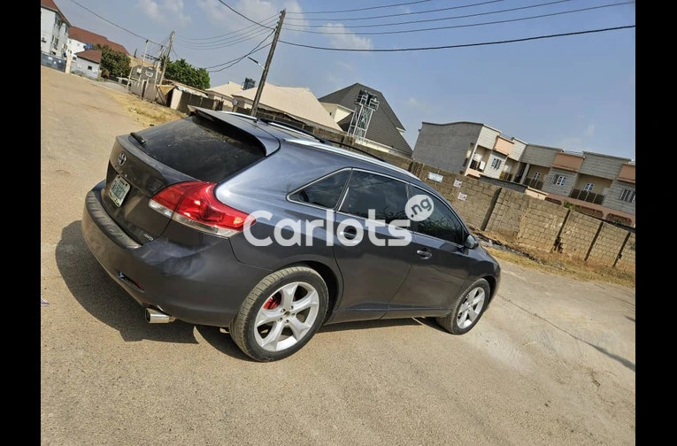 Toyota Venza 2009 model - 1/6