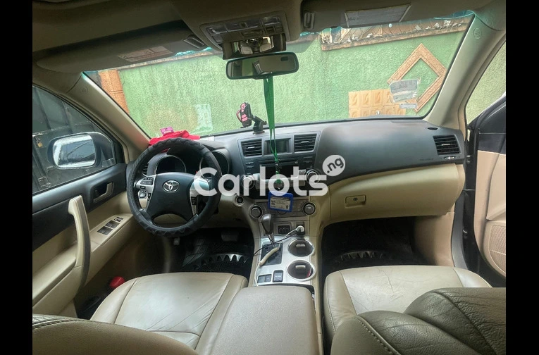 BELGIUM GRADE 2011 TOYOTA HIGHLANDER LIMITED - 2/7