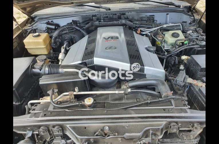 REGISTERED LEXUS LX 470 2007 MODEL - 2/7