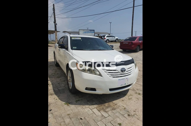 Registered 2009 Toyota Camry XLE - 1/7