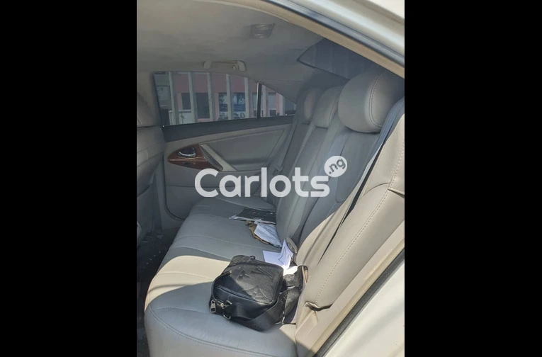 Registered 2009 Toyota Camry XLE - 6/7