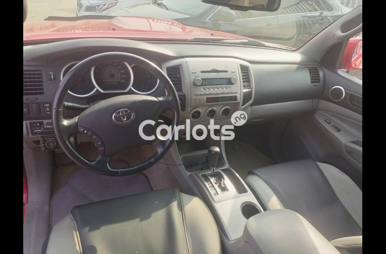 Toyota Tacoma 2008 red pickup - 3/7