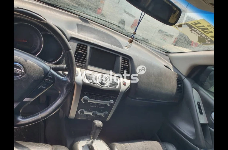 Registered 2010 Nissan Murano AWD - 4/7