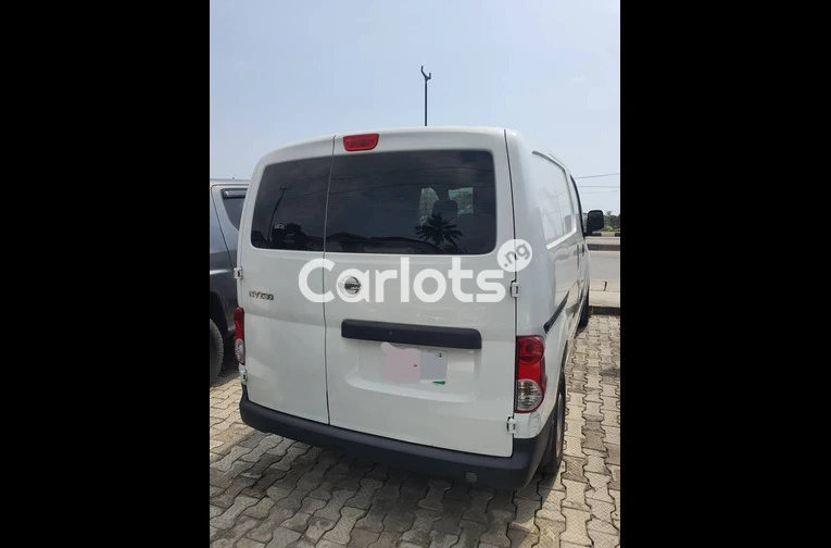 Foreign used Nissan NV 200 Van - 7/7