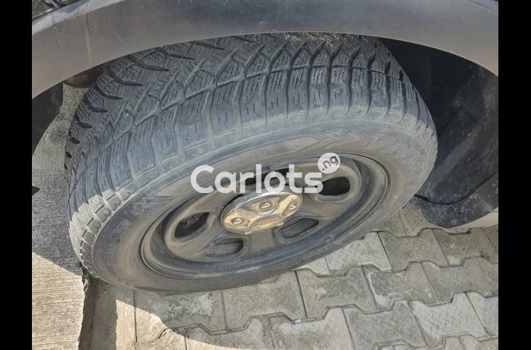 Tokunbo 2017 Ford Explorer AWD - 2/7