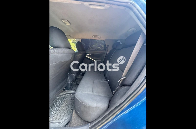 NIGERIAN USED TOYOTA MATRIX - 3/7