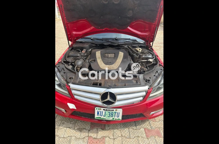 2012 MERCEDES BENZ C300 - 3/6