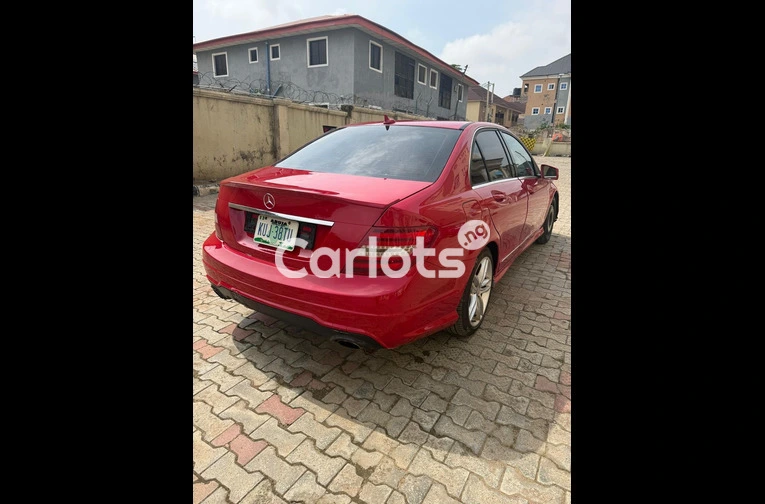 2012 MERCEDES BENZ C300 - 4/6