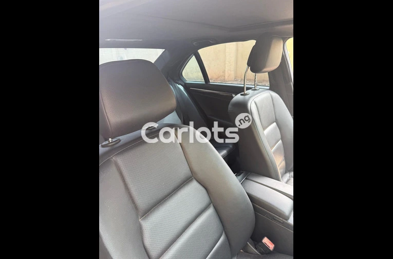 2012 MERCEDES BENZ C300 - 5/6