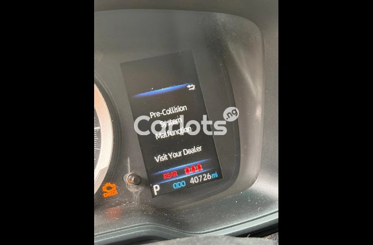 2021 TOYOTA COROLLA - 3/6