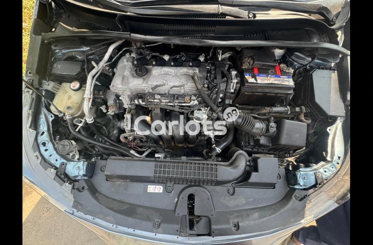 2021 TOYOTA COROLLA - 4/6