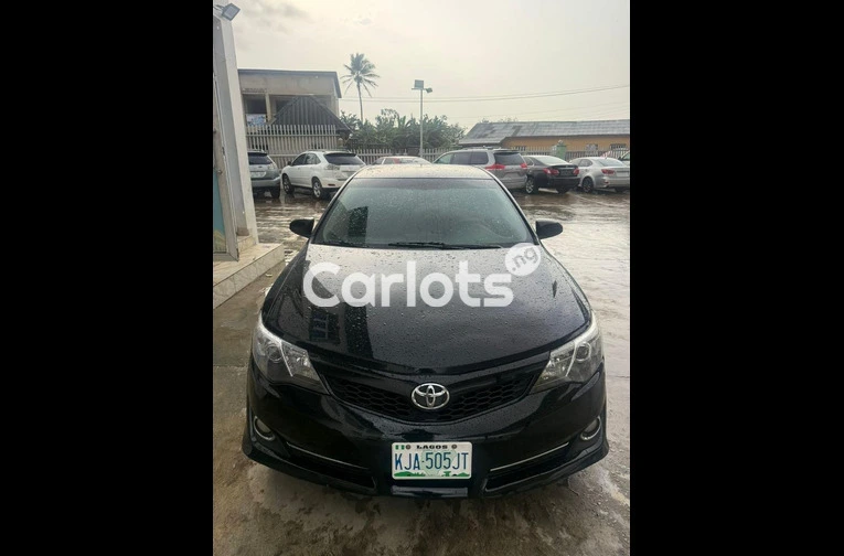 BRIEFLY DRIVEN 2013 TOYOTA CAMRY SE - 6/7