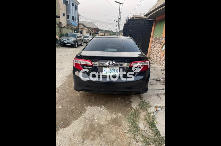 BRIEFLY DRIVEN 2013 TOYOTA CAMRY SE - 7/7