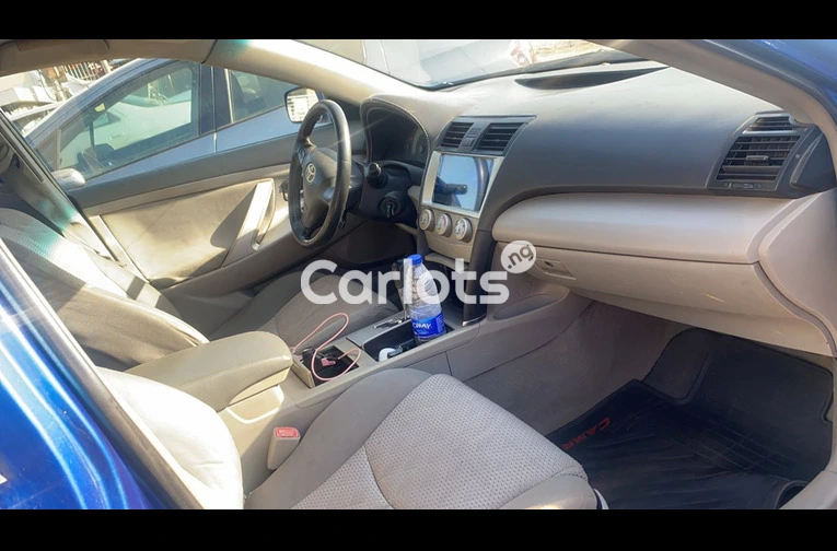 Used 2010 Toyota Camry - 3/7