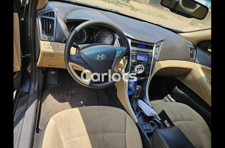 Hyundai Sonata 2013 - 3/5