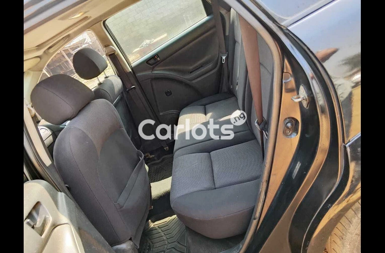 Pontiac Vibe 2004 Model - 5/6