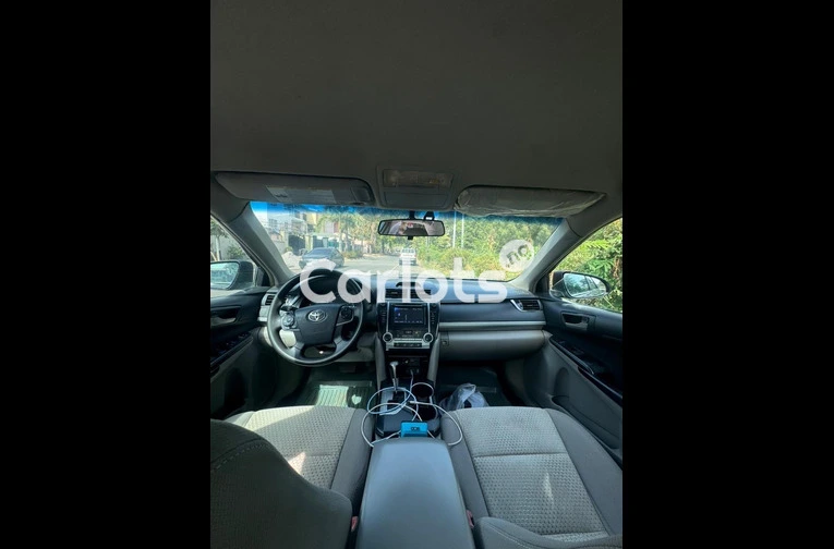 CLEAN USED 2013 CAMRY LE - 3/7