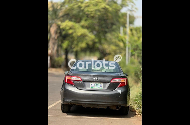 CLEAN USED 2013 CAMRY LE - 6/7