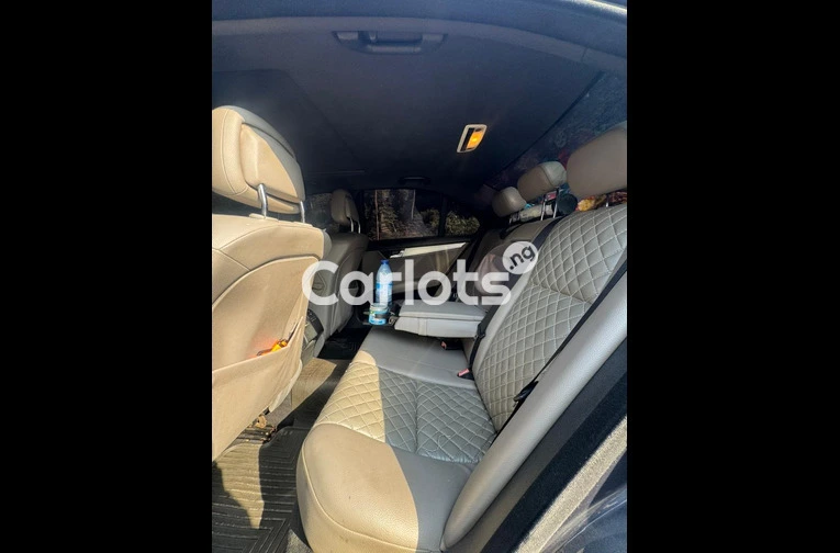 EXTREMELY CLEAN 2008 MERCEDES C300 - 3/7