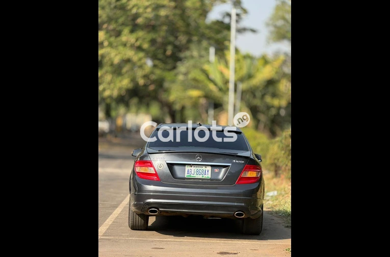 EXTREMELY CLEAN 2008 MERCEDES C300 - 7/7