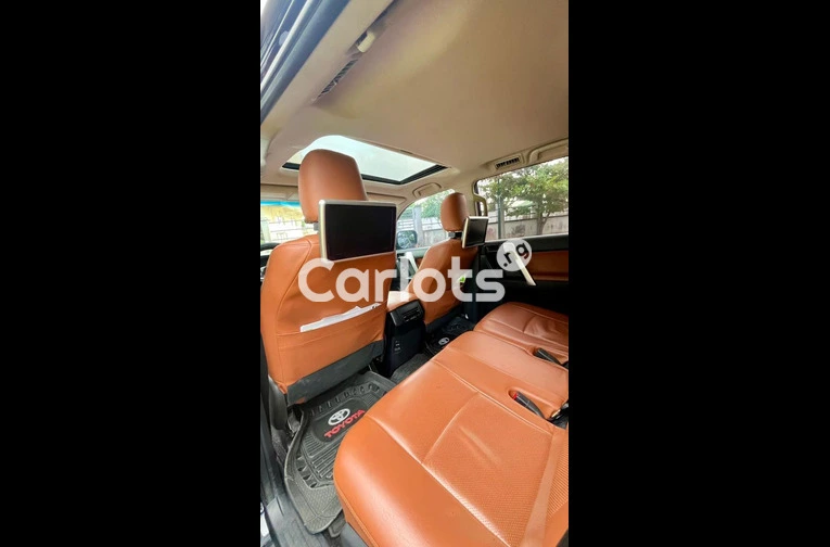 Toyota land cruiser prado 2022 - 3/7