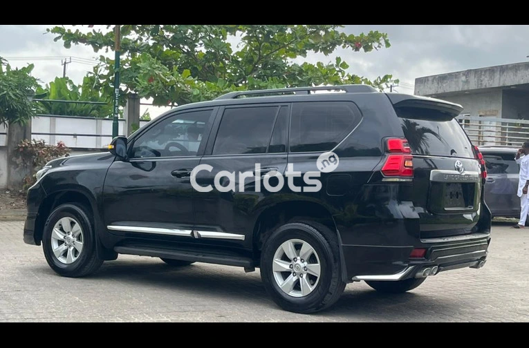 Toyota land cruiser prado 2022 - 5/7