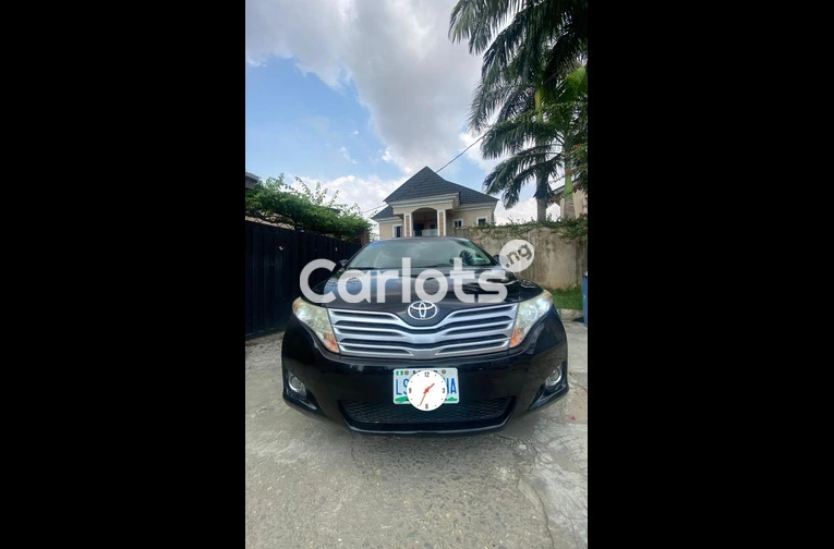 PURE FIRST BODY 2012 TOYOTA VENZA LE V4