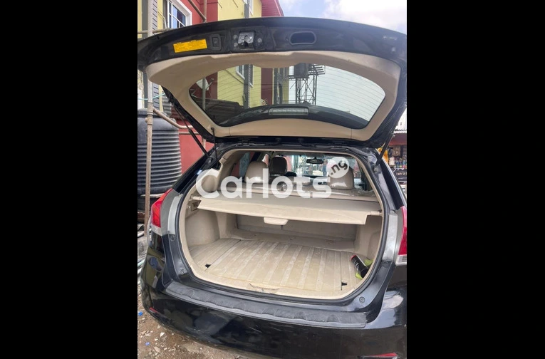 PURE FIRST BODY 2012 TOYOTA VENZA LE V4 - 4/7