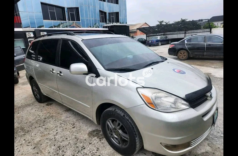 Very sound 2005 Toyota Sienna - 1/7