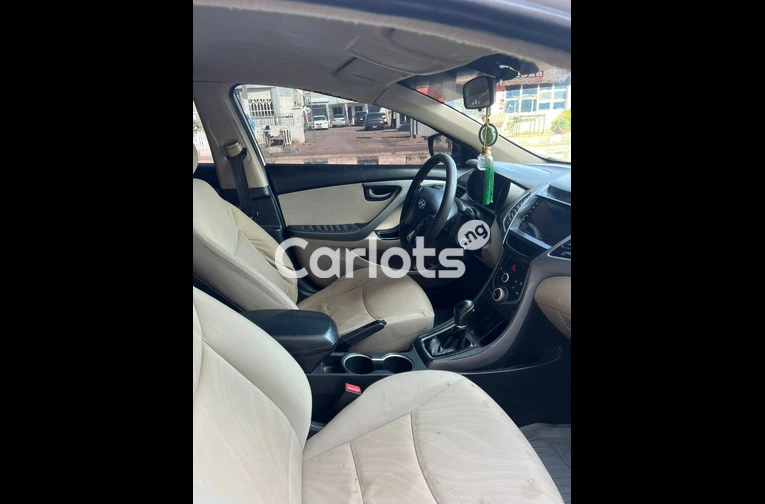 2012 HYUNDAI ELANTRA - 4/7