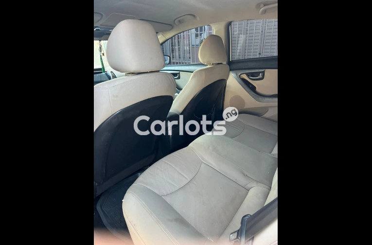 2012 HYUNDAI ELANTRA - 5/7