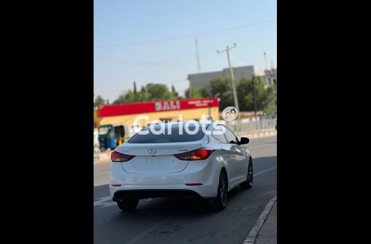 2012 HYUNDAI ELANTRA - 7/7