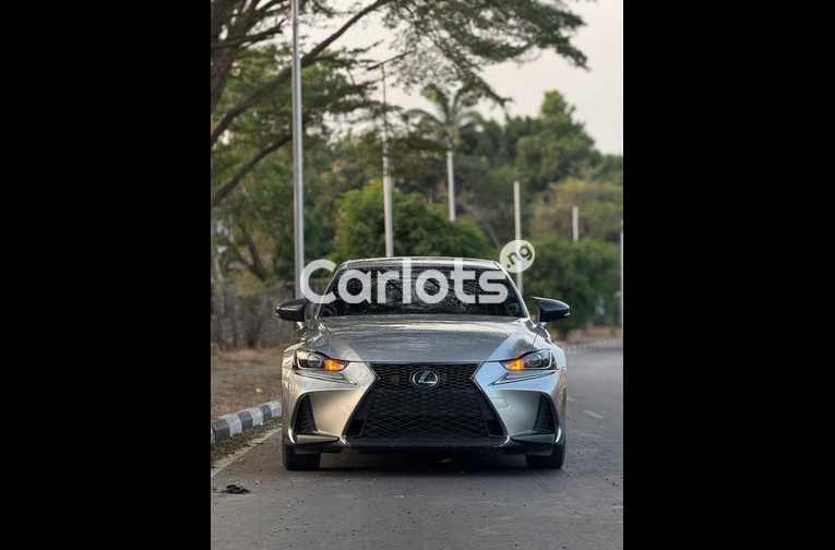 Foreign Used Lexus IS300 in Perfect Condition