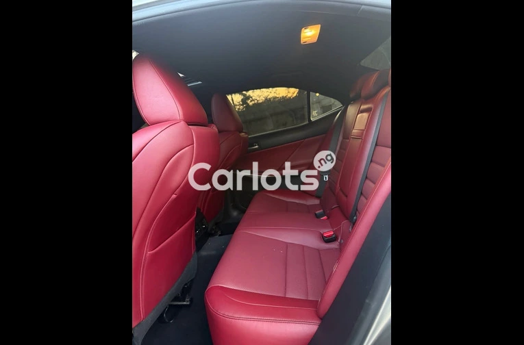 Foreign Used Lexus IS300 in Perfect Condition - 6/7