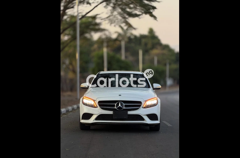 Foreign Used 2019 Mercedes Benz C300
