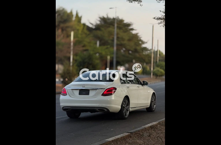 Foreign Used 2019 Mercedes Benz C300 - 6/7