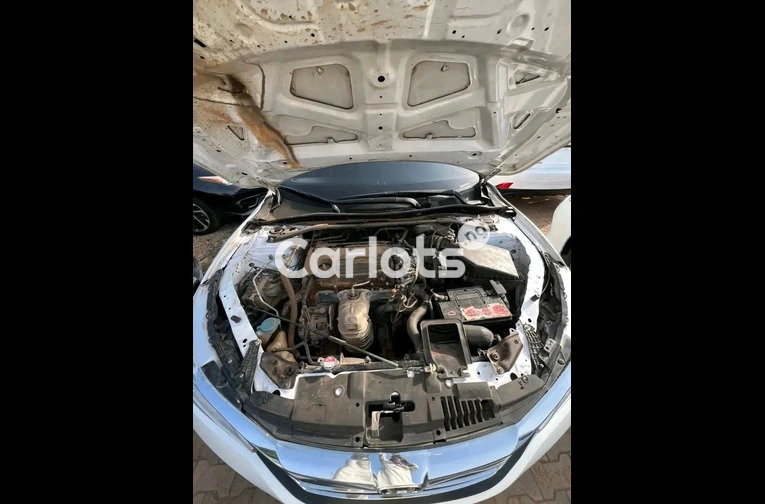 Neatly used 2016 Honda Accord sport - 5/5