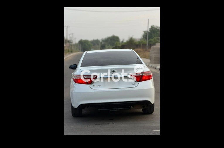 FOREIGN USED TOYOTA CAMRY 2015 MODEL - 4/7
